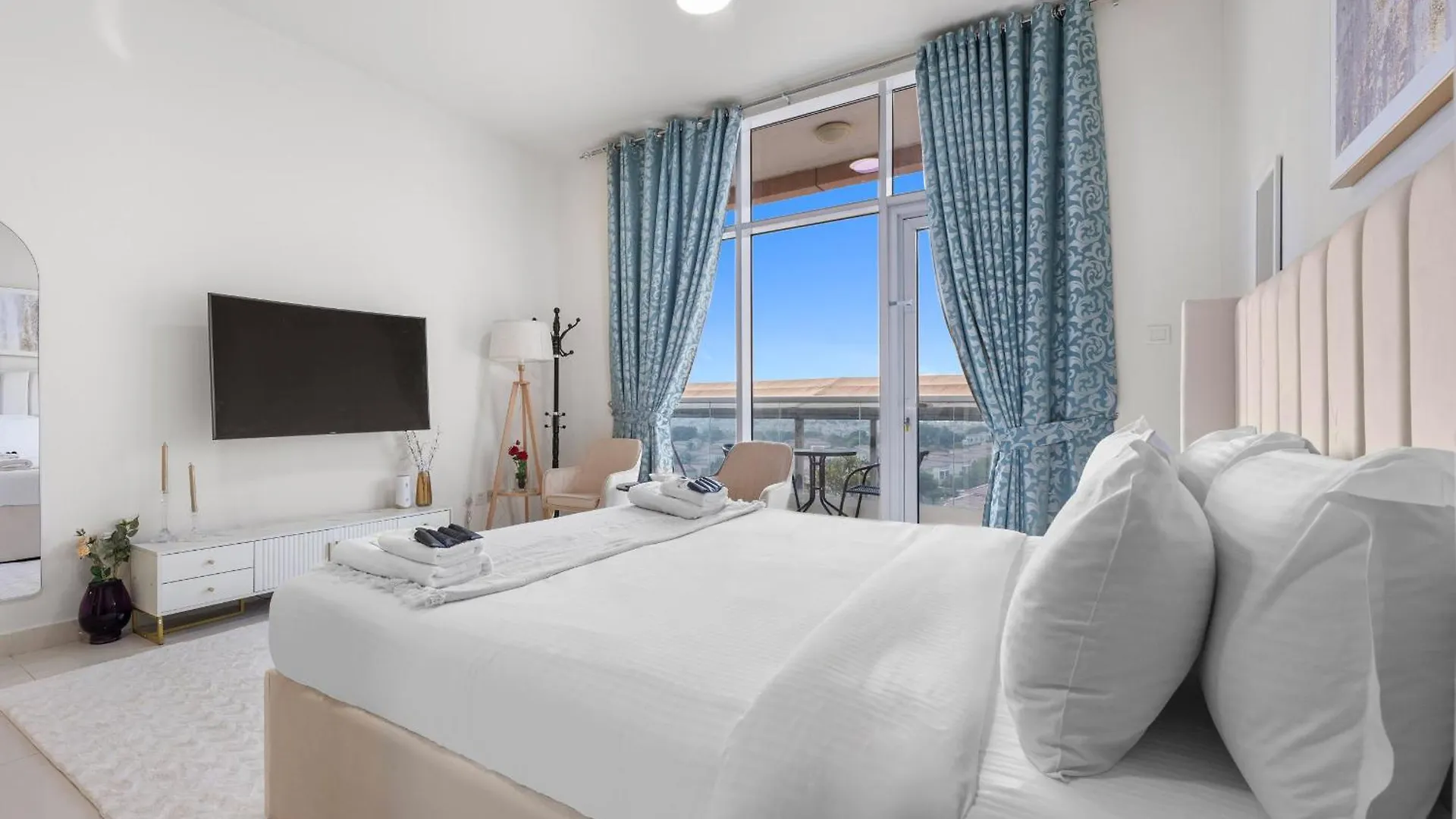 Elegant Urban Studio In Al Manara Tower, Jvt Dubai